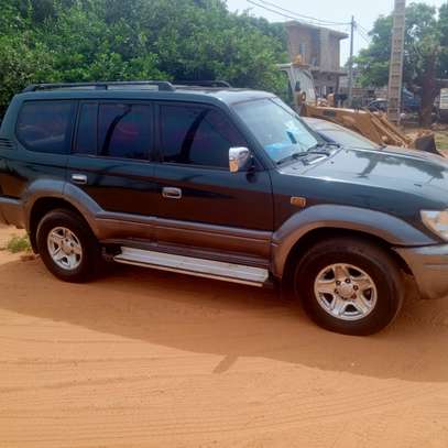 Toyota land cruiser 2000 image 1