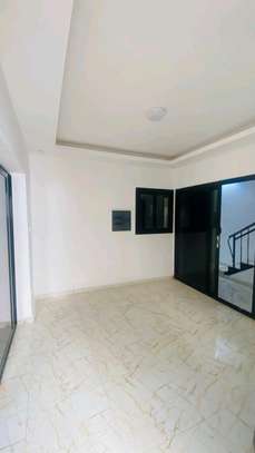 Maison à 1 étage à sacré cœur 3 image 3