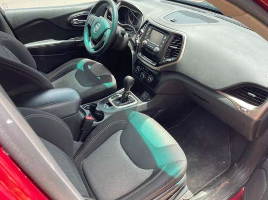 Jeep cherokee sport image 2