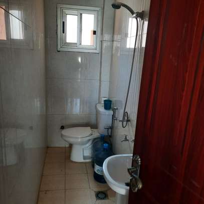 Studio a louer a sacré cœur zone calme image 3