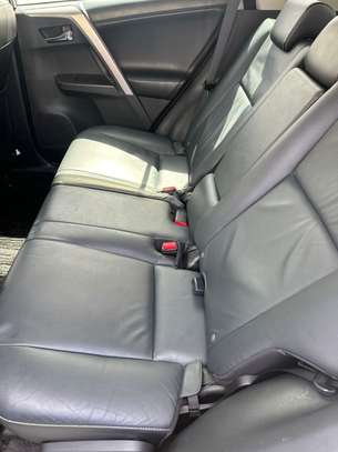 Toyota RAV4 2018 image 9