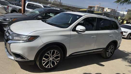 Mitsubishi Outlander sport image 7