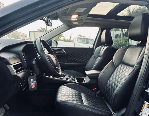 2023 Mitsubishi Outlander Hybrid Plug-in GT Electric image 7