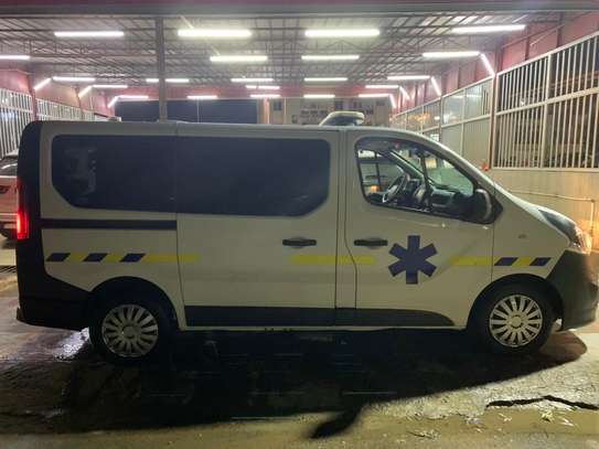Ambulance Opel vivaro image 4