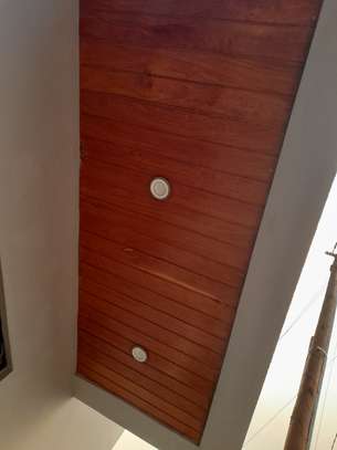 Faux plafond en bois image 1