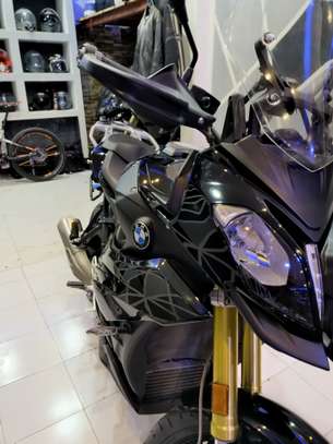Bmw s1000 xr triple black image 8