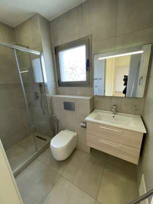 F5 A LOUER AUX ALMADIES (PAS LOIN DU KING FAHD PALACE) image 9