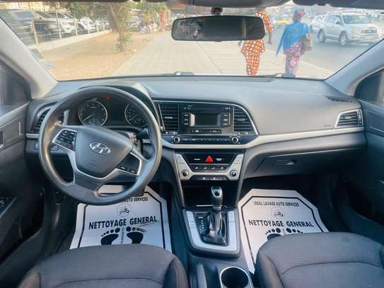 HYUNDAI ELANTRA 2017 image 11
