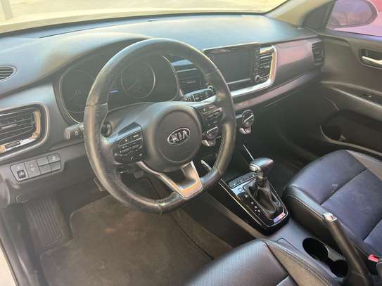 KIA STONIC 2017/2018 image 9