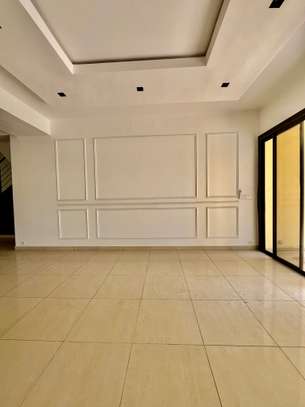 Villa R+1 à louer à Fann Residence image 5