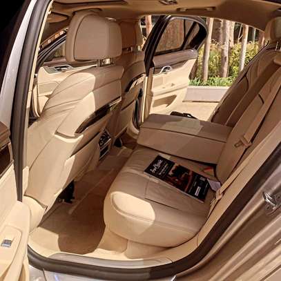 BMW 745e à Louer image 6
