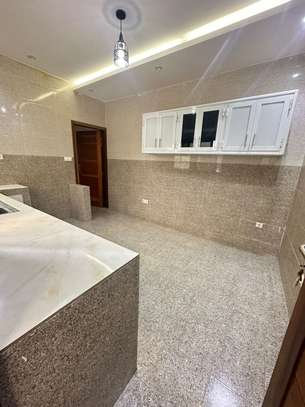 APPARTEMENT À LOUER – ALMADIES, ZONE DE RECASEMENT image 2