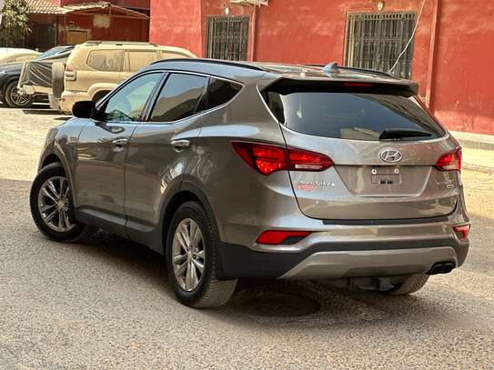 Hyundai santa fe image 4