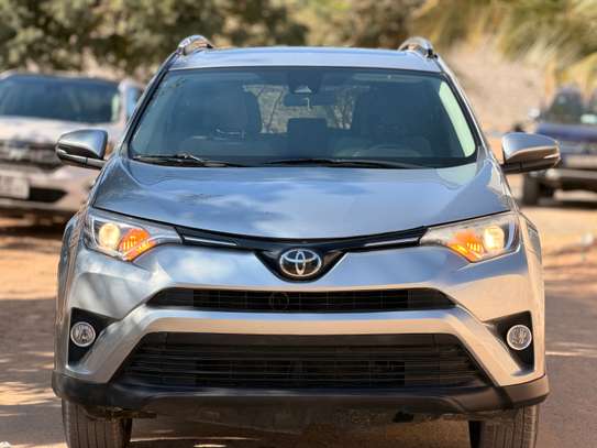 TOYOTA RAV4 XLE AWD 2018 image 3