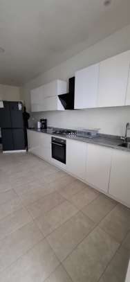 Appartement F4 meublé spacieux de 3 chambres à louer Point E image 12
