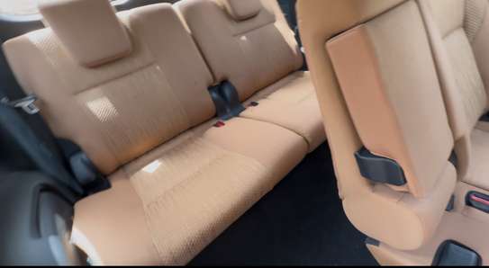 TOYOTA FORTUNER SR5 image 9