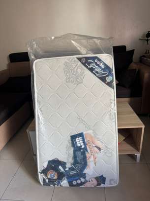 Berceau et Matelas (encore emballer dans le sachet) image 3