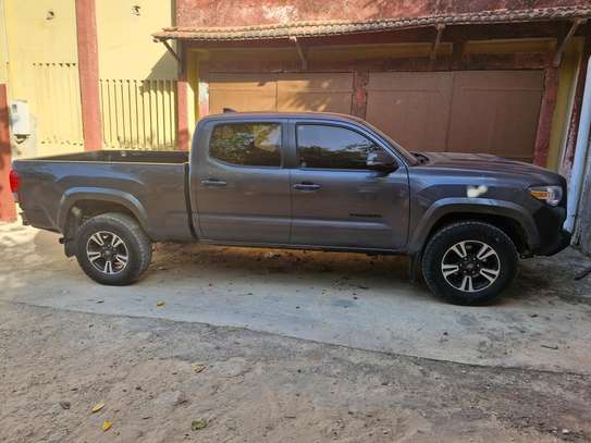 2016 Toyota Tacoma TRD OFF ROAD image 1