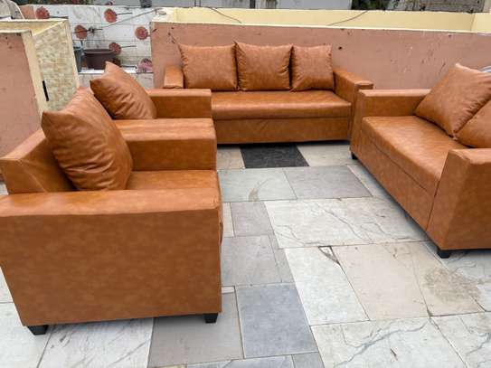 Salon 7 place a bassarde image 2