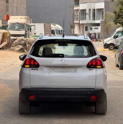 Peugeot 2008 image 4