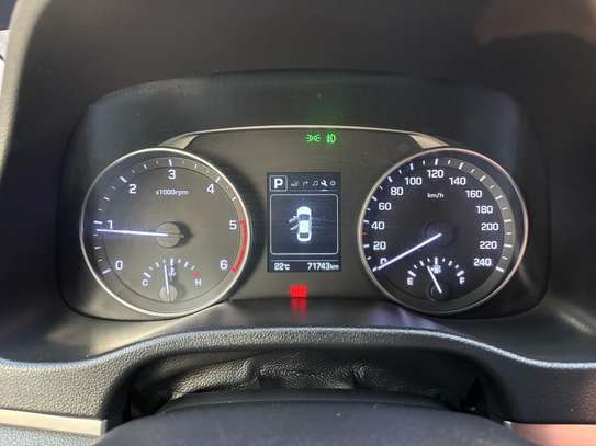 HYUNDAI ELANTRA 2017 image 10