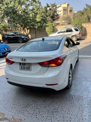 Hyundai Elantra 2015 automatique essence image 10