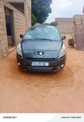 Peugeot 5008 image 1