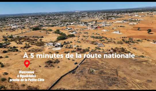 Terrains à vendre à Ngékhokh image 2