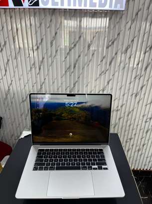 AIR M3 16/512 image 2