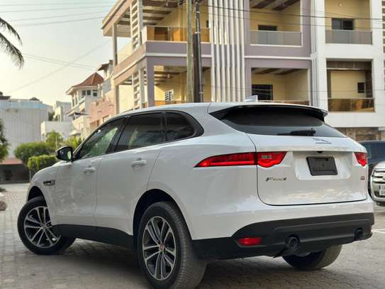 jaguar f-pace image 4