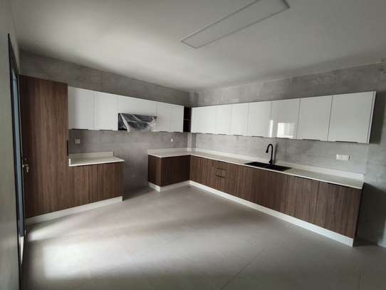 Appartement F4 à louer au Point E image 15