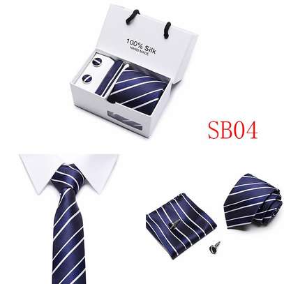 Coffret ensemble cravatte, boutton manchette et mouchoir image 5