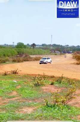 TERRAINS A VENDRE A THIES MBOUR 4 image 2