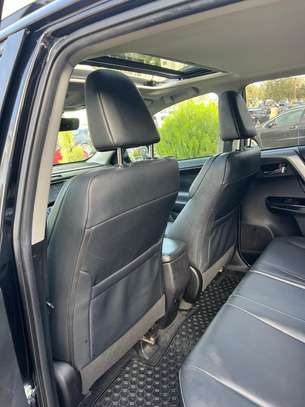 Toyota Rav4 2018 limited image 8