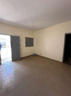 hangar à louer à diamnadio image 1