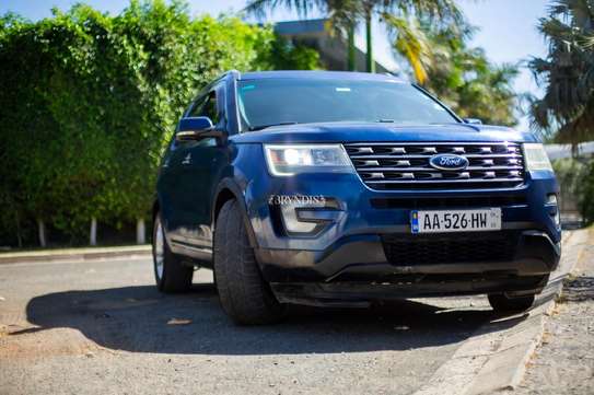 Location Ford Explorer avec Chauffeur image 2