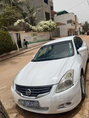 Nissan altima image 4