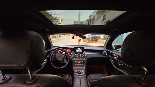 2018 Mercedes GLC 300 image 11