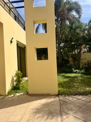 Villa R+1 à louer à Fann Residence image 2