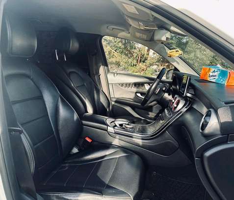 2016 Mercedes-Benz GLC300 image 5