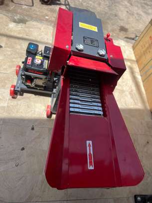 Machine à hacher le foin (paille) image 3