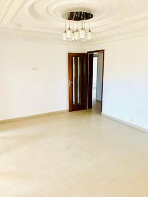 APPARTEMENT F4 À LOUER FENÊTRE MERMOZ image 3
