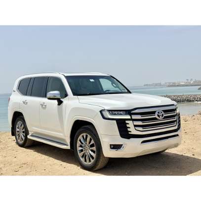 Toyota Land Cruiser LC 300 image 1