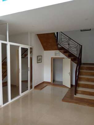 Superbe Villa à vendre à Ngaparou Saly image 12