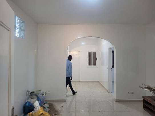 Trois chambres à louer par mois image 3