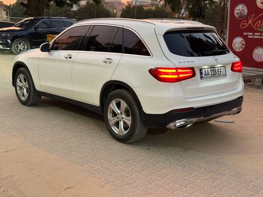 Mercedes glc 300 image 14