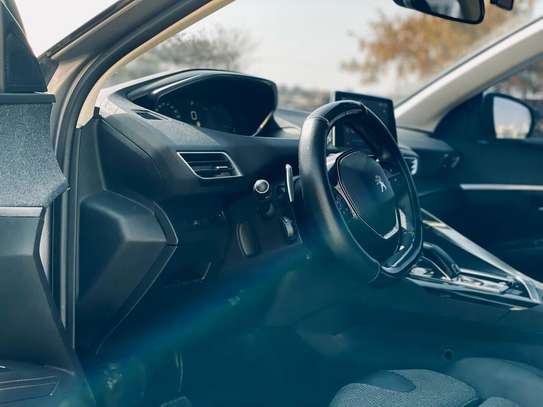PEUGEOT 5008 2018 image 4