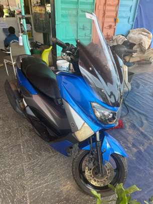 À VENDRE YAMAHA NMAX 125 image 8