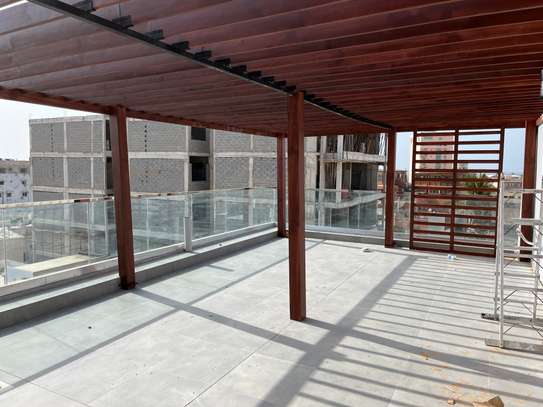 Penthouse avec terrasse à louer almadies image 1