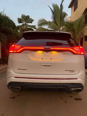 Ford Edge sport image 9